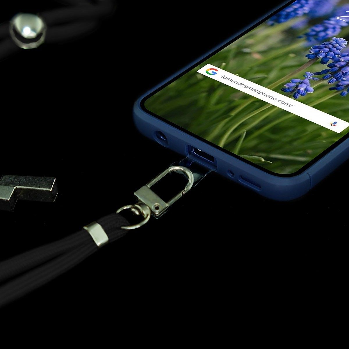 Adaptador Universal con Cordón para Funda de Móvil Colgante color Negro