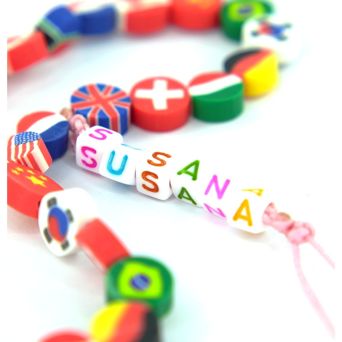 Personaliza tu Pulsera de Cuentas Modelo Banderas con Tu Nombre