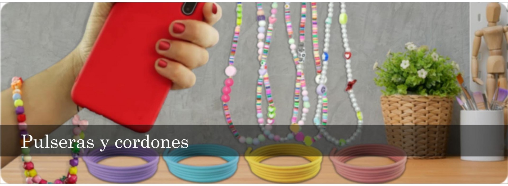 Cuelgamóvil o pulsera decorativa elaborada con cuentas de colores | TuMundoSmartphone | Envio Gratis
